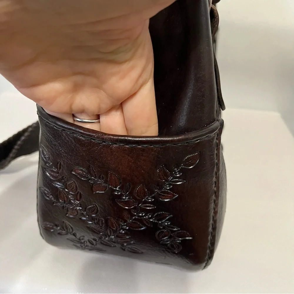 Beautiful Handmade Shoulder Bag Embossed